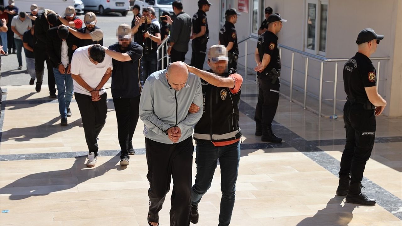 Şanlıurfa Merkezli DEAŞ Operasyonunda 14 Şüpheli Gözaltına Alındı