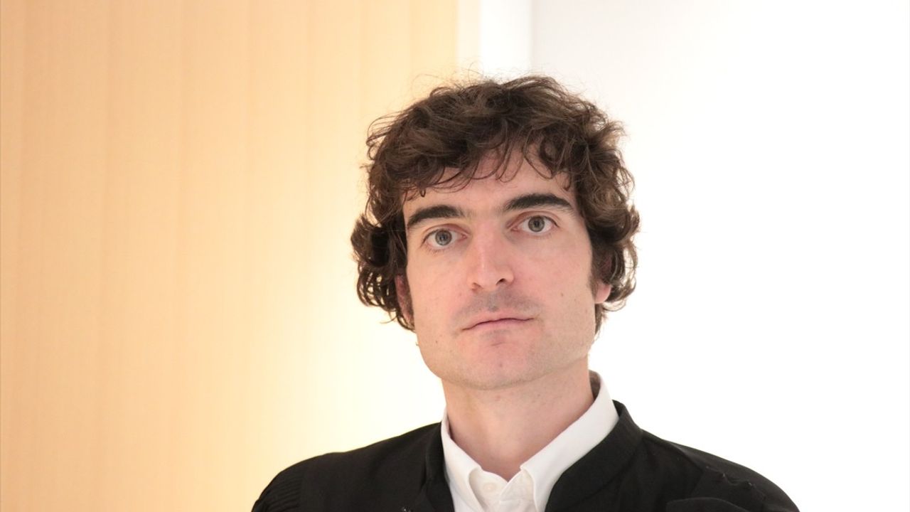 Sarkozy, 'Libya davası'nda suç örgütü kurmaktan mahkûm edildi — 5 yıl hapis