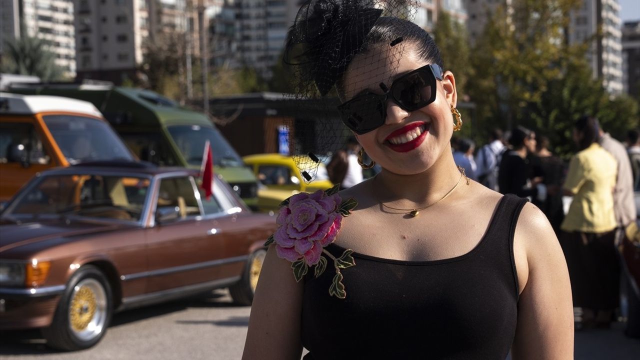 Seçkin Beyefendiler Sürüşü: Ankara-Sivrihisar'da 50 Klasik Otomobille Prostat Kanseri Farkındalığı