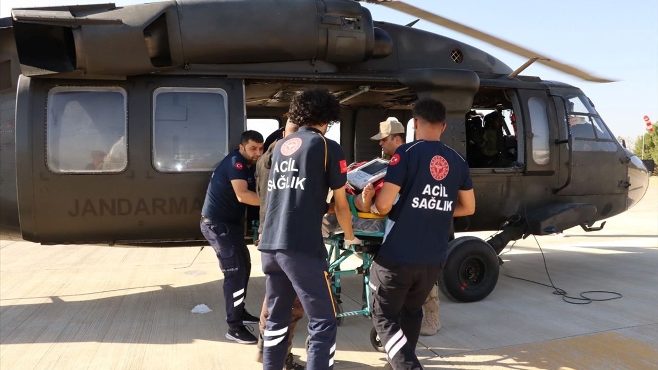 Siirt'te iş kazası: Yaralı işçi jandarma helikopteriyle hastaneye nakledildi