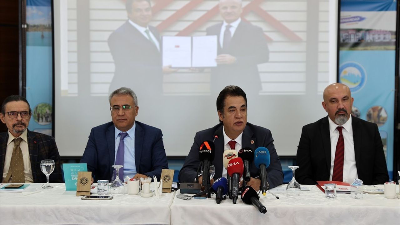 Sivas Cumhuriyet Üniversitesi'nde KKKA: 110 pozitif, 10 ölüm