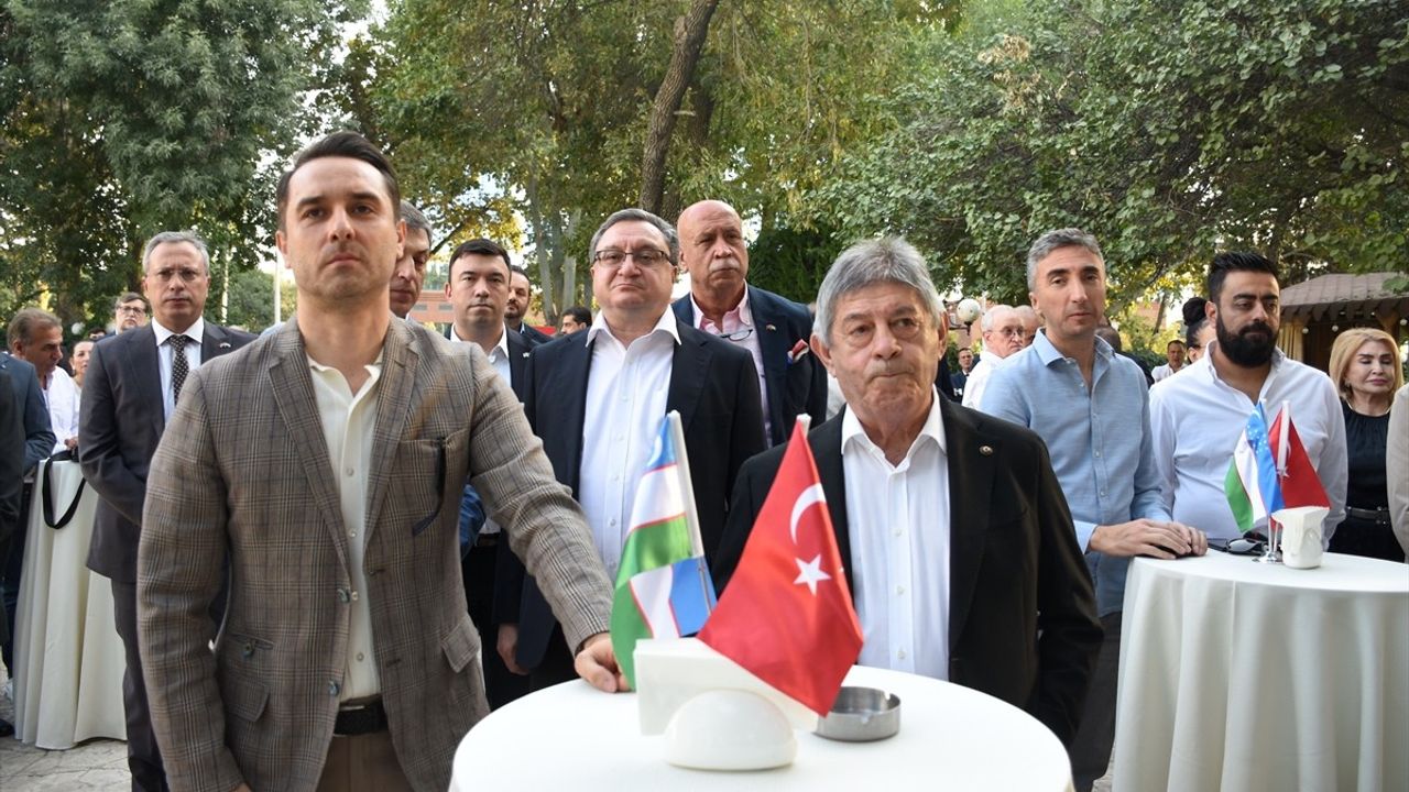 Taşkent'te Türk İş İnsanları 30 Ağustos ve Özbekistan Bağımsızlık Günü'nü Kutladı