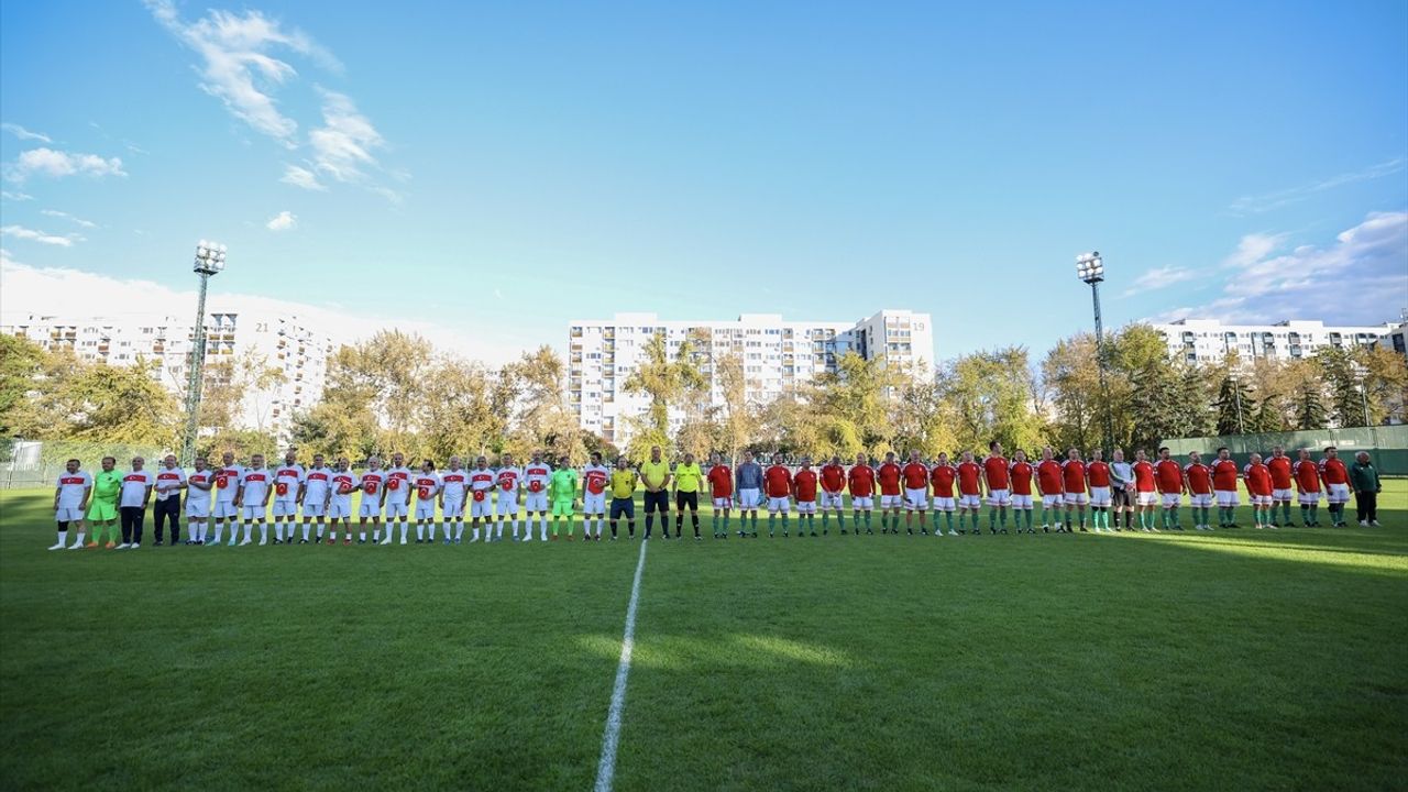 TBMM Başkanı Kurtulmuş, Budapeşte'de Türkiye-Macaristan Parlamenterler Dostluk Maçını İzledi
