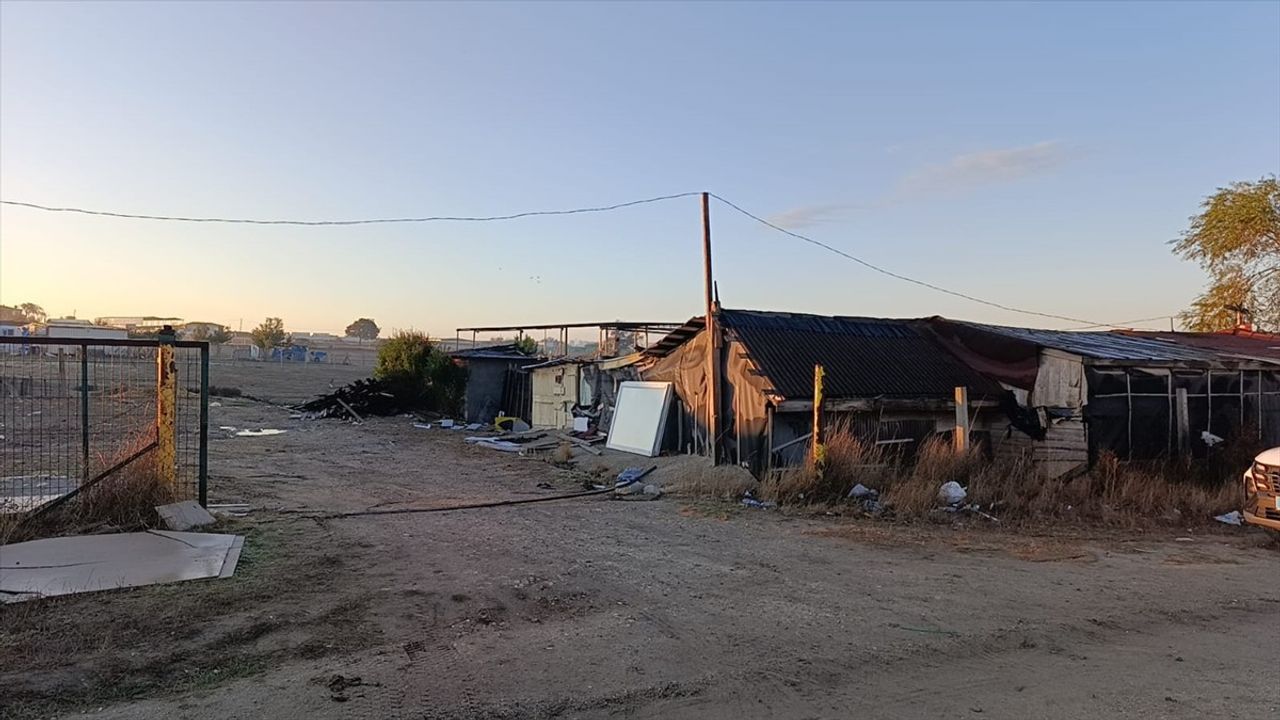 Tekirdağ Çerkezköy'de Baraka Yangını: Bir Kadın Hayatını Kaybetti