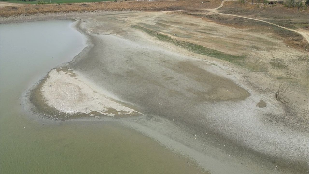 Tekirdağ'da Bıyıkali Göleti'nde Su Seviyesi %2'nin Altına Düştü
