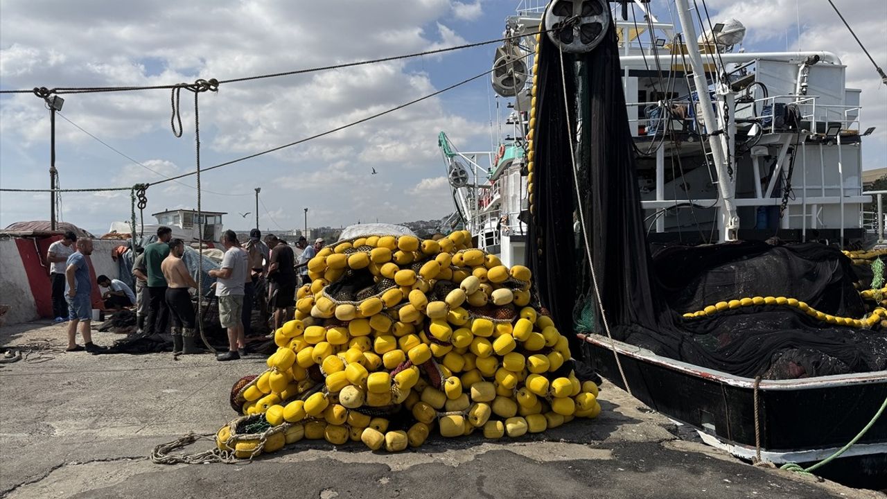 Tekirdağ'da Poyraz Yüzünden Balıkçılar Denize Açamadı