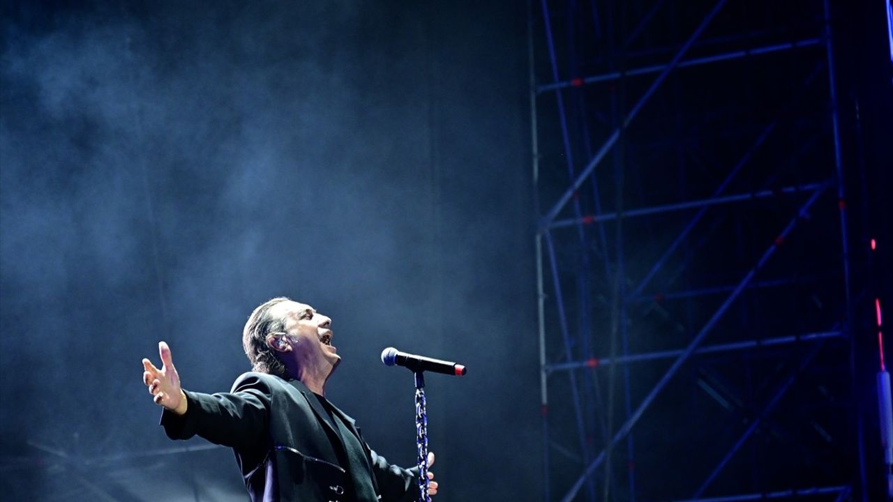 TEKNOFEST İstanbul'da Üçüncü Gün Kıraç Konseriyle Sona Erdi