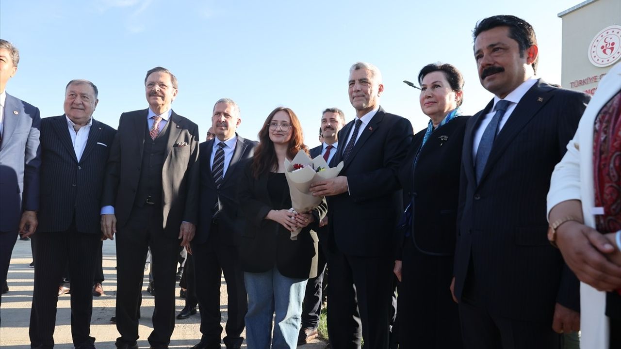 Ticaret Bakanı Ömer Bolat Kırşehir'de: Ahilik Kutlaması, Esnaf Ziyareti ve TOBB Yurt Açılışı