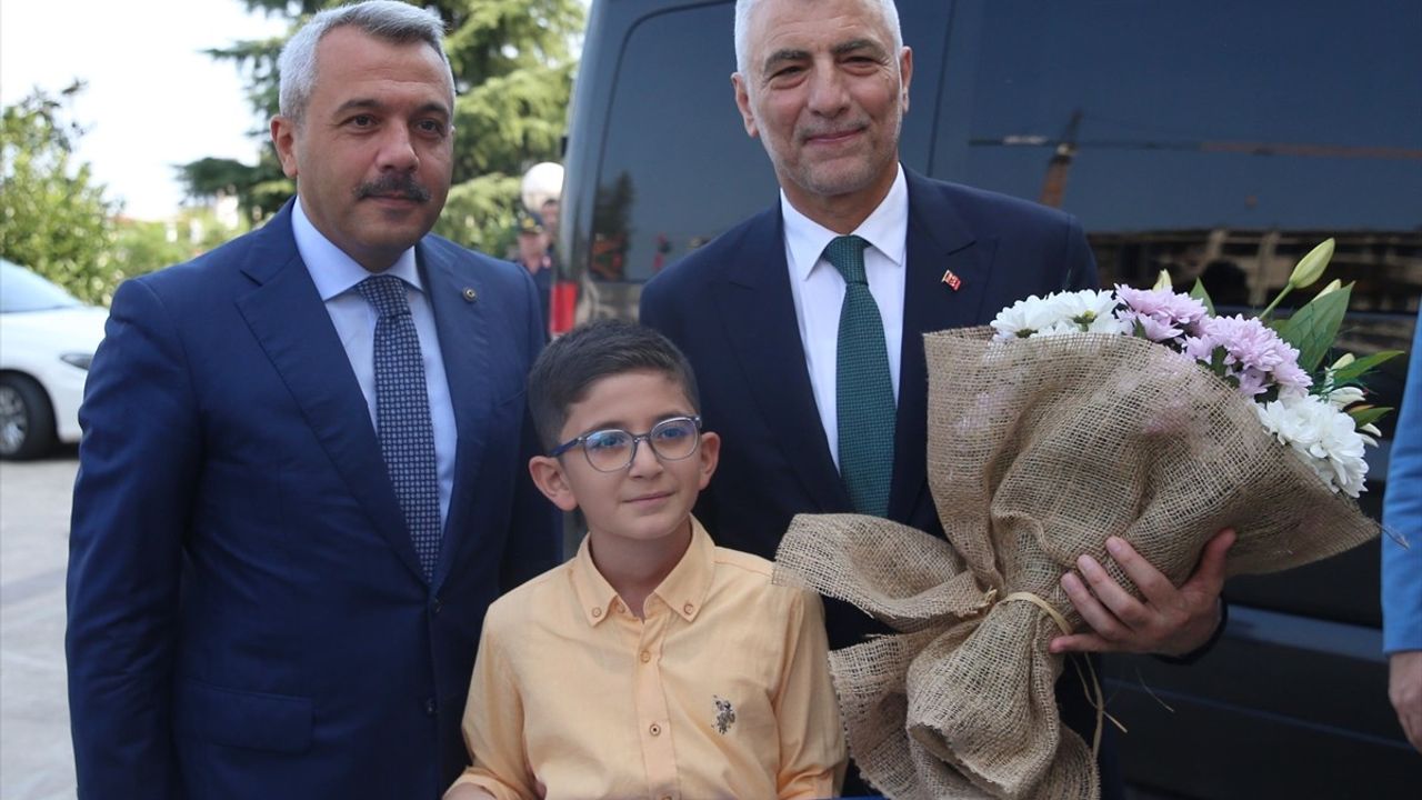 Ticaret Bakanı Ömer Bolat Rize'de: Vali ve Siyasi Kuruluşları Ziyaret Etti