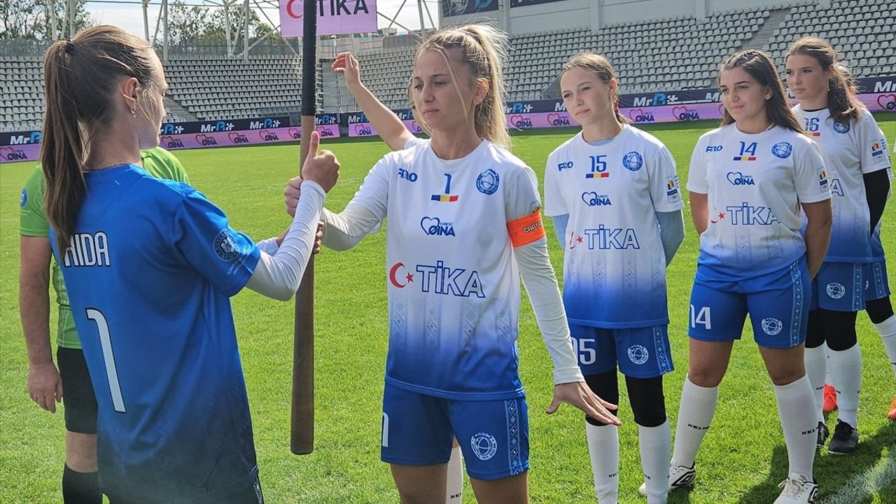 TİKA Oina'yı Kral ve Kraliçe Kupası ile Taçlandırdı