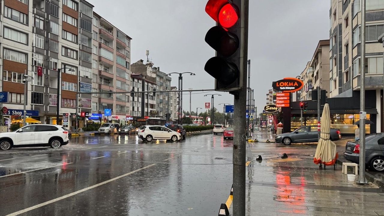 Trabzon Ortahisar'da Sağanak Hayatı Olumsuz Etkiledi
