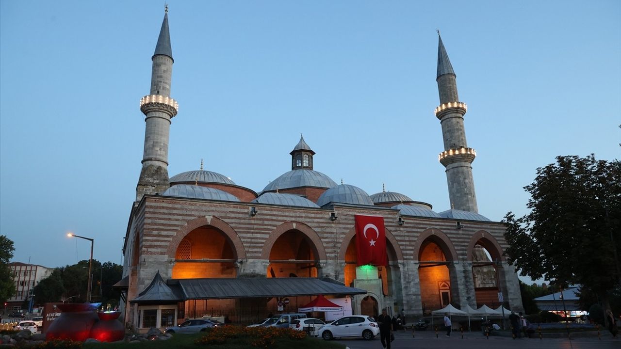 Trakya'da Mevlit Kandili Coşkusu: Edirne, Kırklareli, Tekirdağ