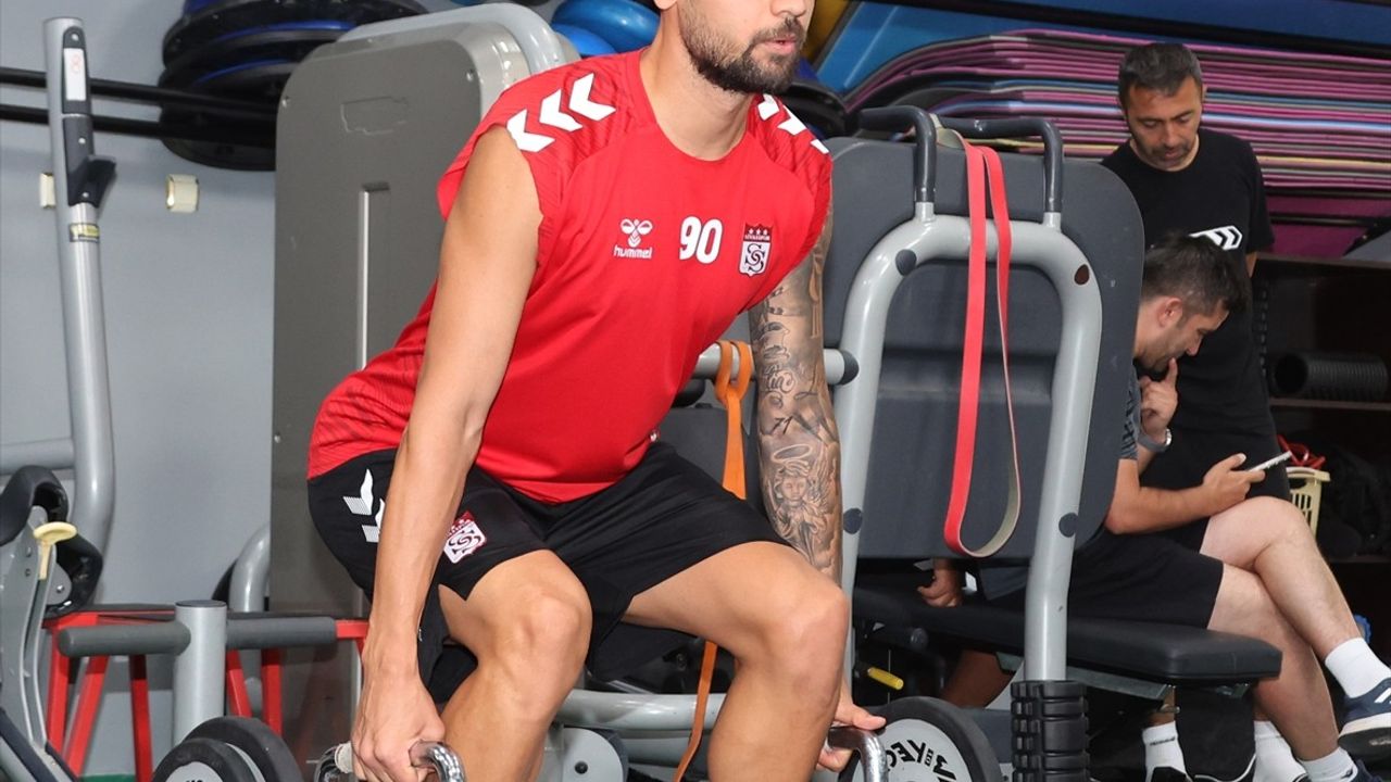 Trendyol 1. Lig: Sivasspor, SMS Grup Sarıyer Hazırlıklarını Sürdürüyor