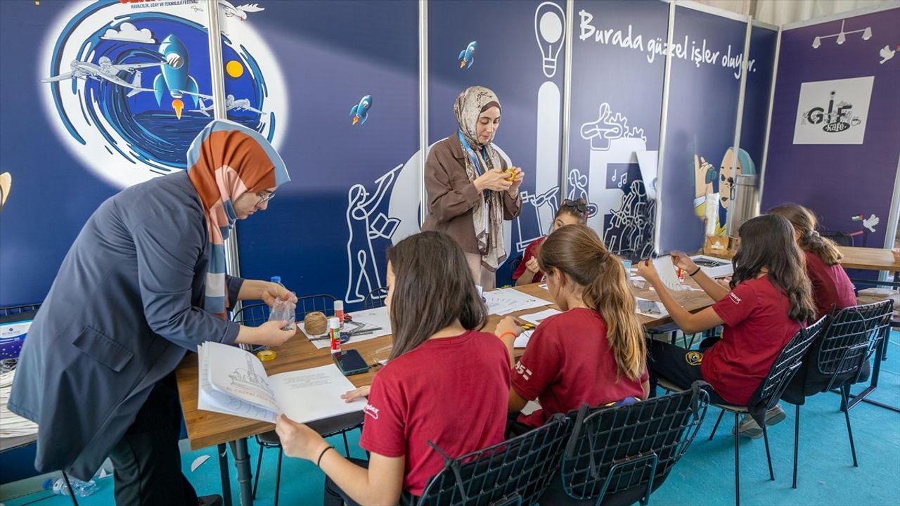 TÜRGEV TEKNOFEST 2025'te: Gençlerin Kodlama, İHA ve Yapay Zeka Projeleri Sergilenecek