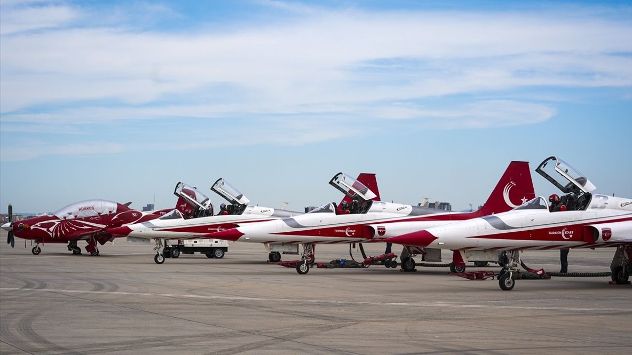 Türk Yıldızları Komutanı Kömür: TEKNOFEST'te İstanbul'da Gençlerle Buluşmak Gurur Verdi