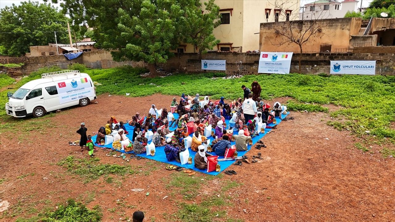 Umut Yolcuları Derneği Mali'de 2.400 Kişiye Yardım Ulaştırdı