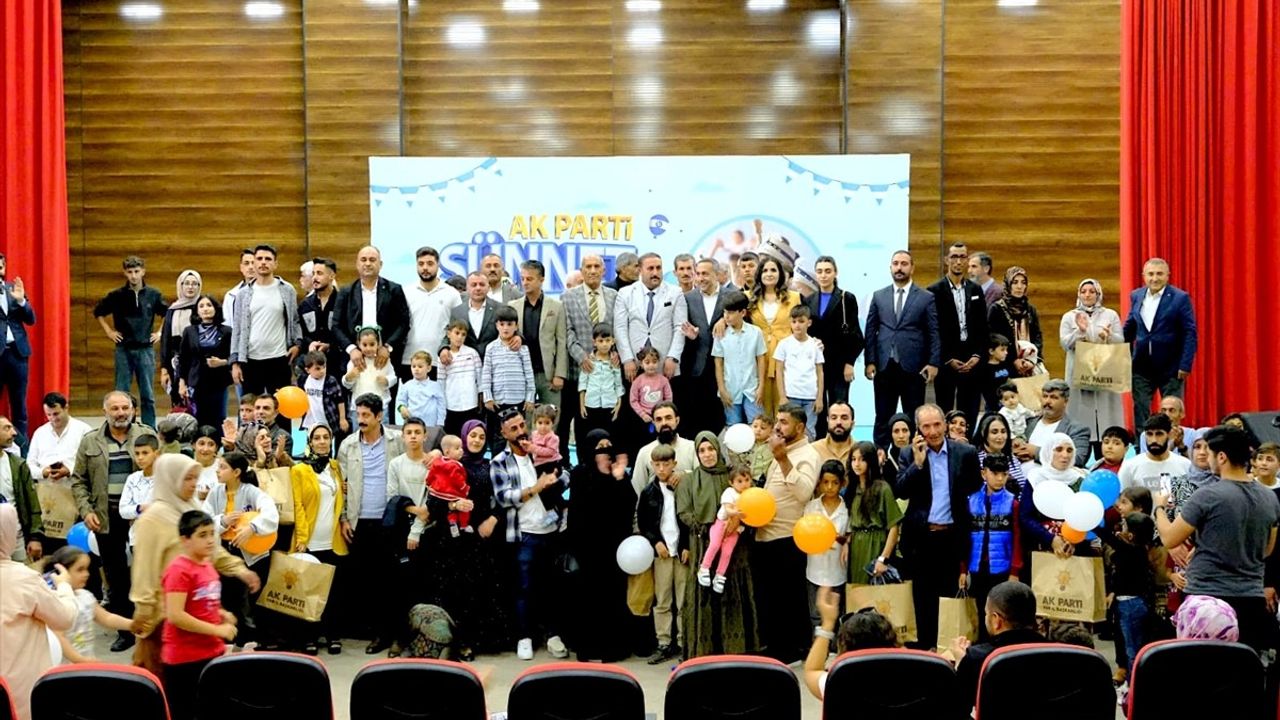 Van'da 200 Çocuğun Katıldığı Sünnet Şöleni: AK Parti İl Başkanlığı Organize Etti