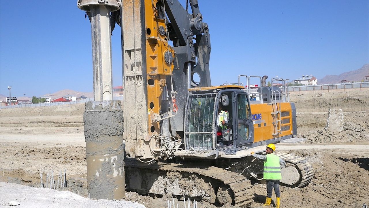 Van'da 800 yataklı şehir hastanesiyle sağlık üssü hedefi