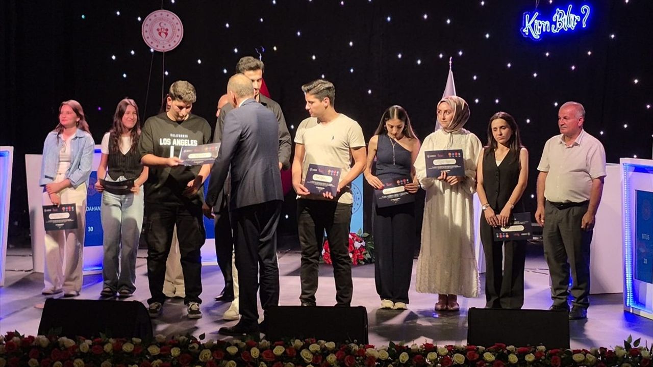 Van'da Gençler Arası Kültür Sanat Yarışmaları Doğu Anadolu Bölge Finali Başladı