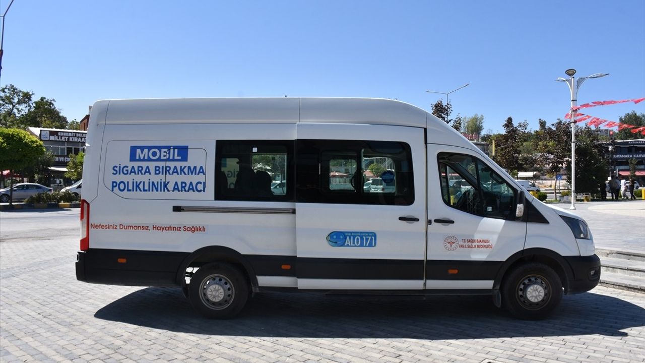 Van'da Mobil Sigara Bırakma Poliklinik Aracı Hizmete Girdi