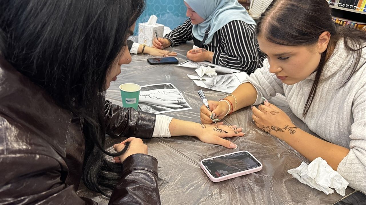 YEE Saraybosna'da 'Açık Kapı' ile Türkçe Kursları ve Türk Kültürü Tanıtıldı