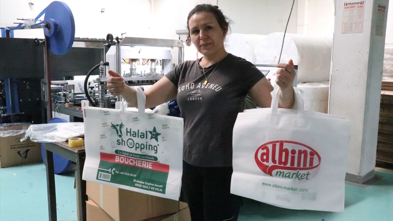 Yozgatlı Kadın Girişimci Ayda 3 Milyon Bez Çanta Üretiyor, Avrupa ve Orta Doğu'ya İhraç Ediyor