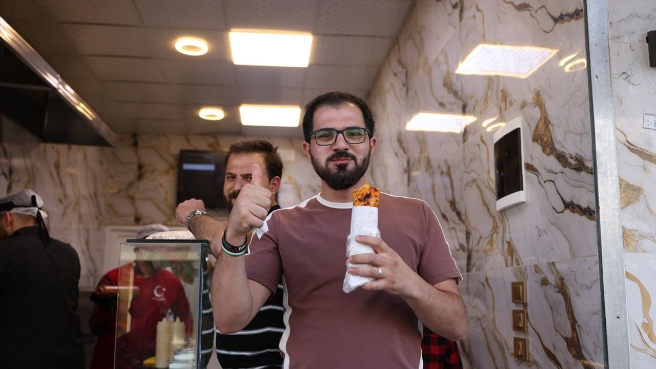 Yusuf Şeyh Dibo, Bab'da Türk Dönerini Suriyelilerle Buluşturdu