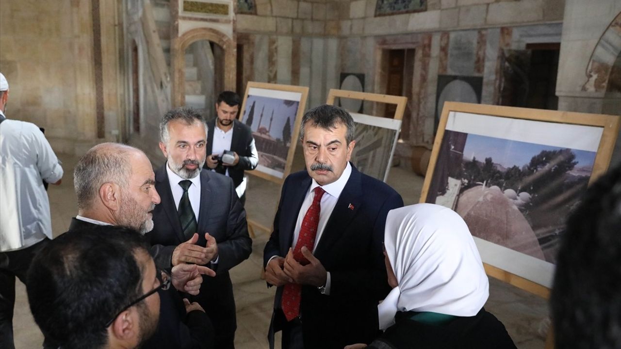 Yusuf Tekin Şam'da Emevi Camisi'ni Ziyaret Etti