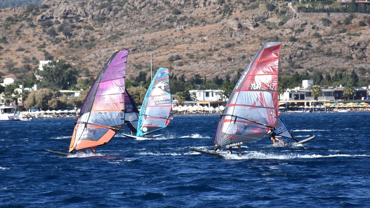Züber TYF Windsurf Türkiye Ligi 3. Ayak Yarışları Bodrum'da Sona Erdi