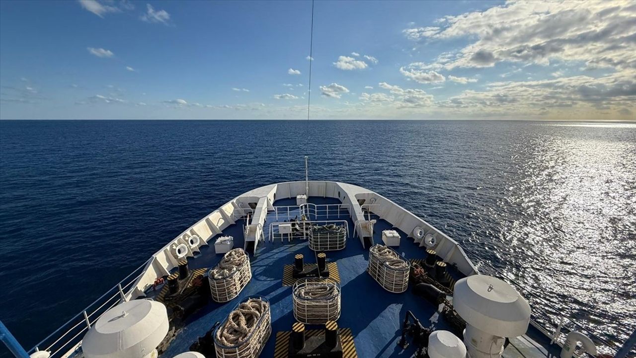 17. 'İyilik Gemisi' 'Akdeniz' El-Ariş'e Yaklaştı — 900 Ton Yardım Gazze'ye