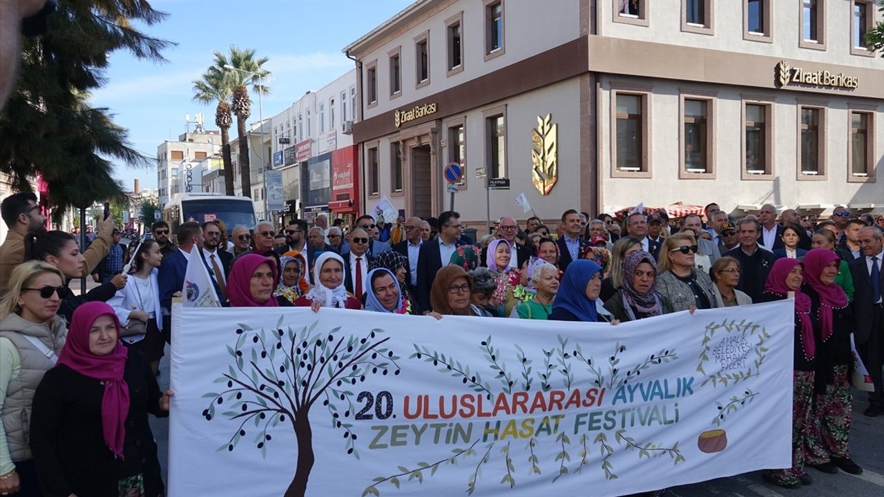 20. Ayvalık Uluslararası Zeytin Hasat ve Turizm Festivali başladı