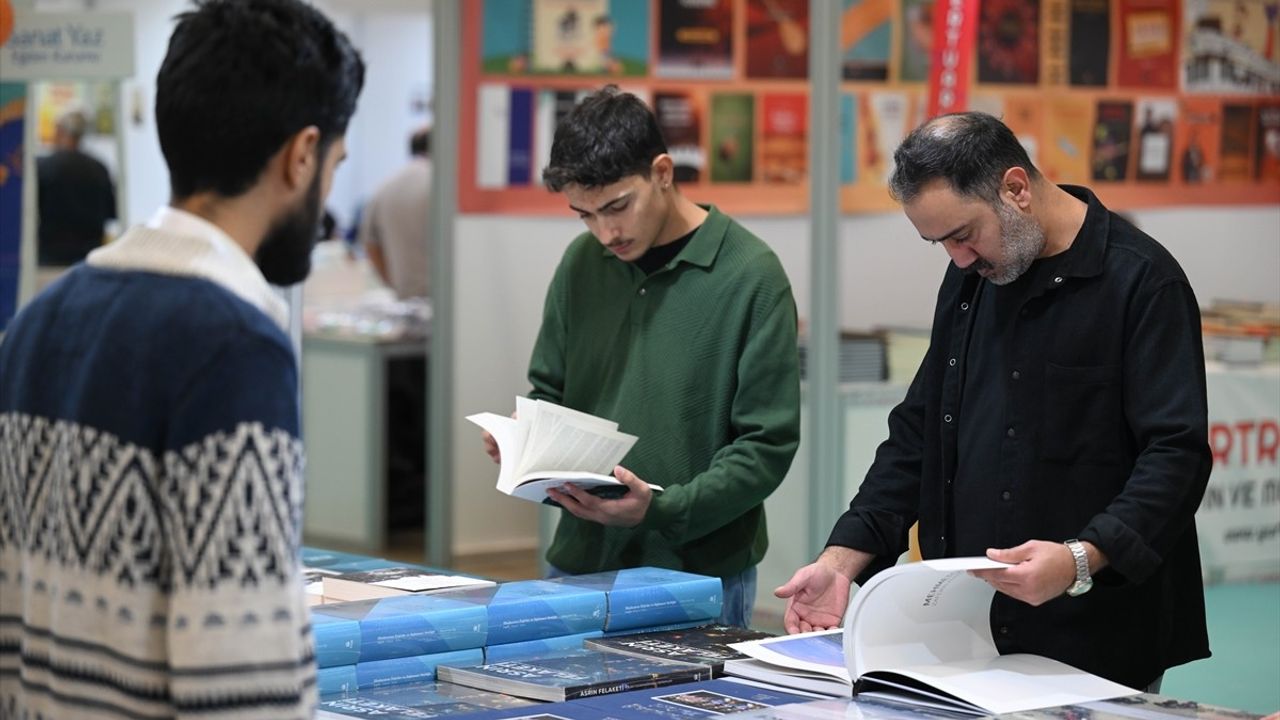 22. Ankara Kitap Fuarı Kapılarını Açtı — Rusya Konuk Ülke