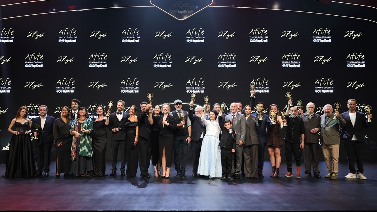 27. Yapı Kredi Afife Tiyatro Ödülleri Sahiplerini Buldu