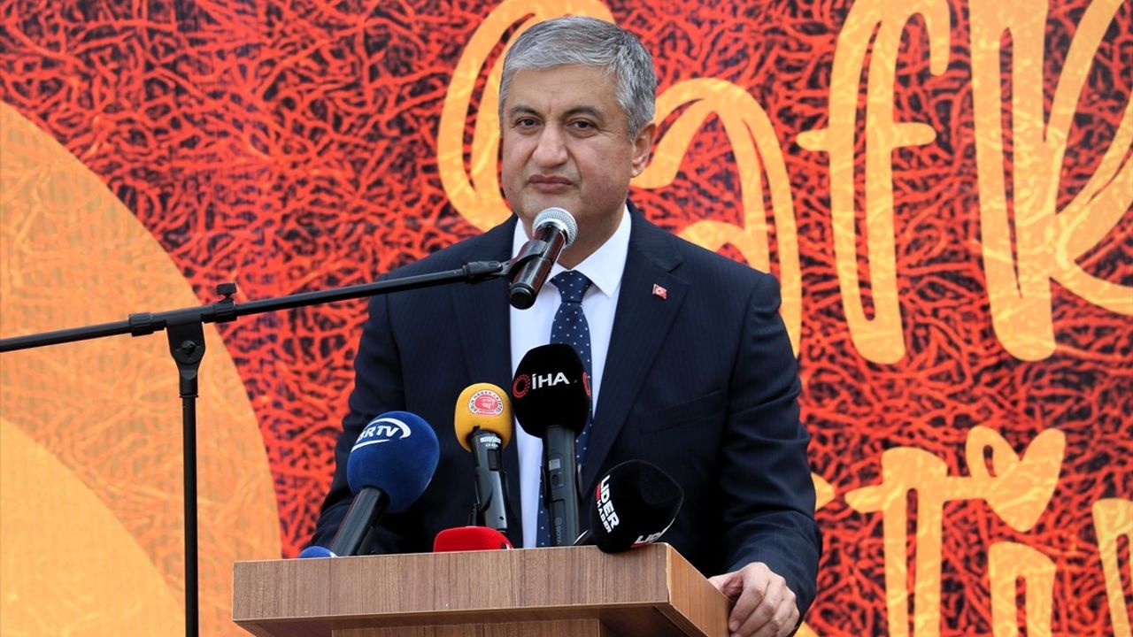 9. Safran Festivali Safranbolu'da Kortej Yürüyüşüyle Başladı