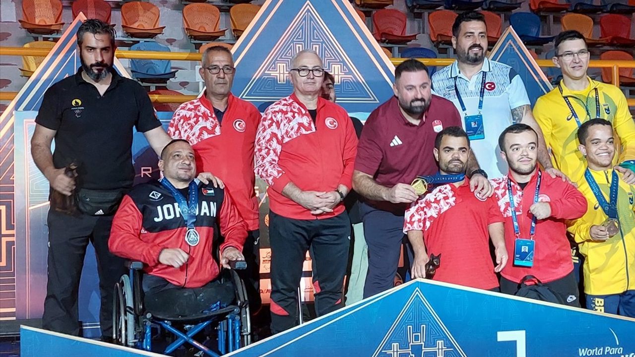 Abdullah Kayapınar, Kahire'de 49 Kilo Dünya Şampiyonu