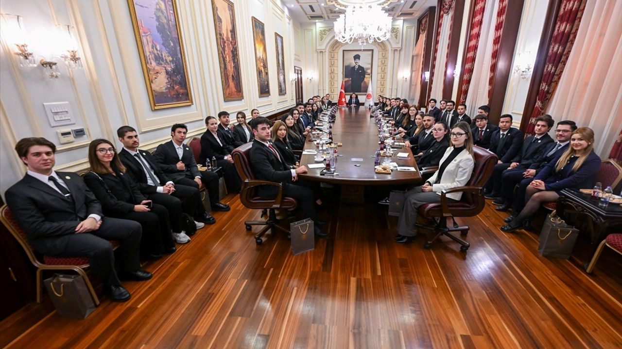 Adalet Bakanı Tunç: Hedef 'Terörsüz Türkiye' ve Türkiye Yüzyılı'nda Gençlik