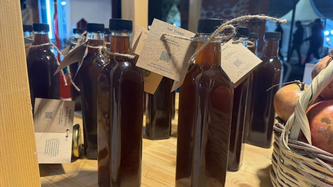 Adana'da 'Anadoludakiler Pazarı' Lezzet Festivali'nde Açıldı