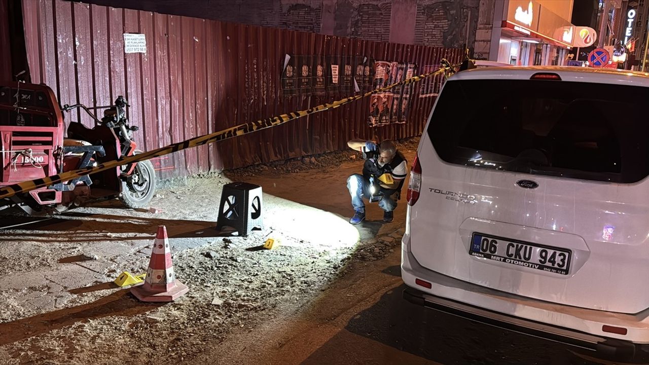 Adana'da çay ocağına silahlı saldırı: Bir şüpheli yakalandı