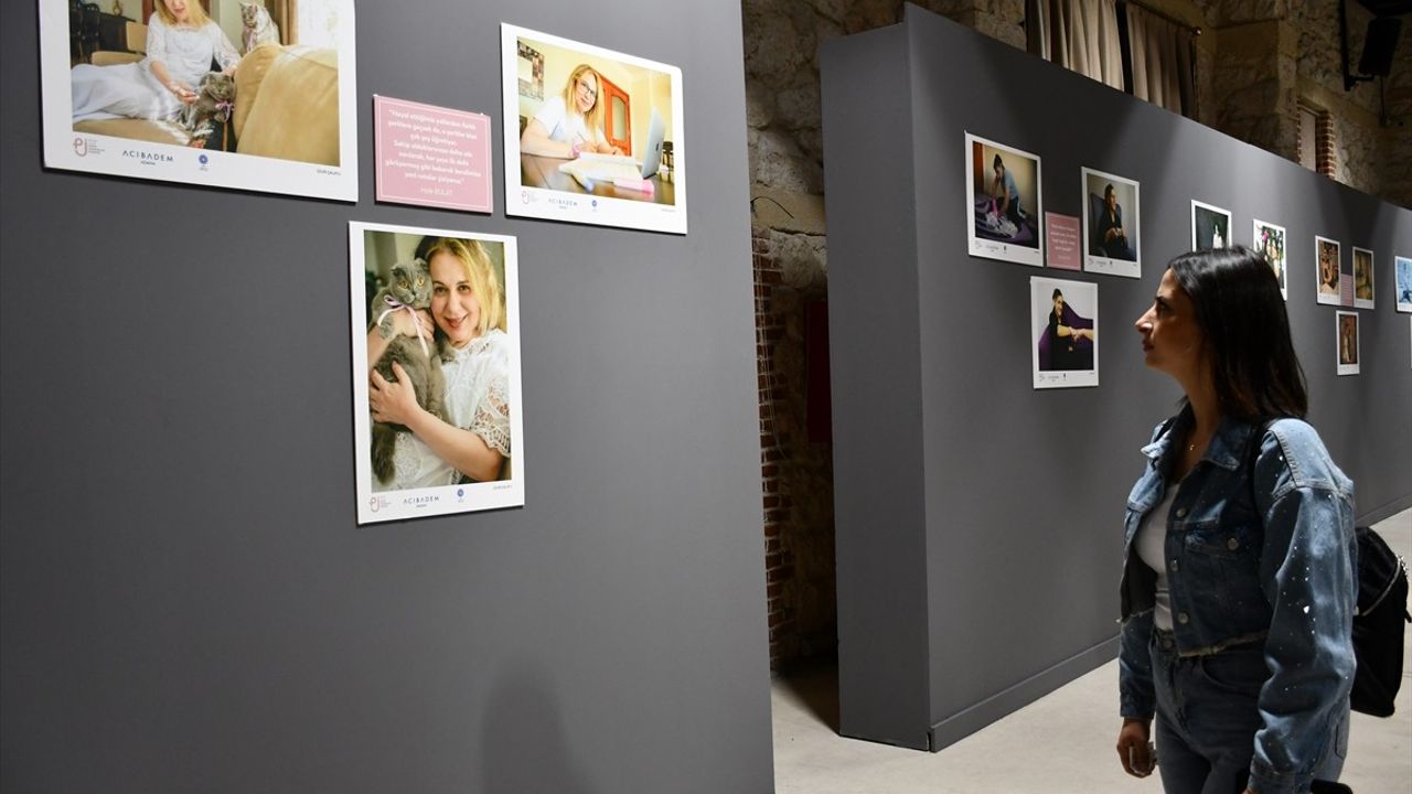 Adana'da 'Hayat Güzel' Sergisiyle Meme Kanseri Farkındalığı