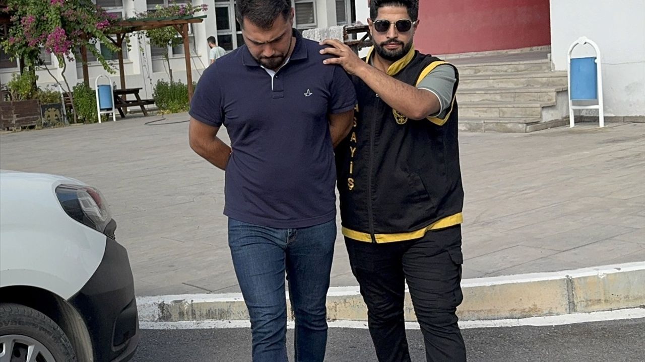 Adana'da Otomobilde Ölü Bulunan İlyas Ünalan Olayında 2 Zanlı Tutuklandı