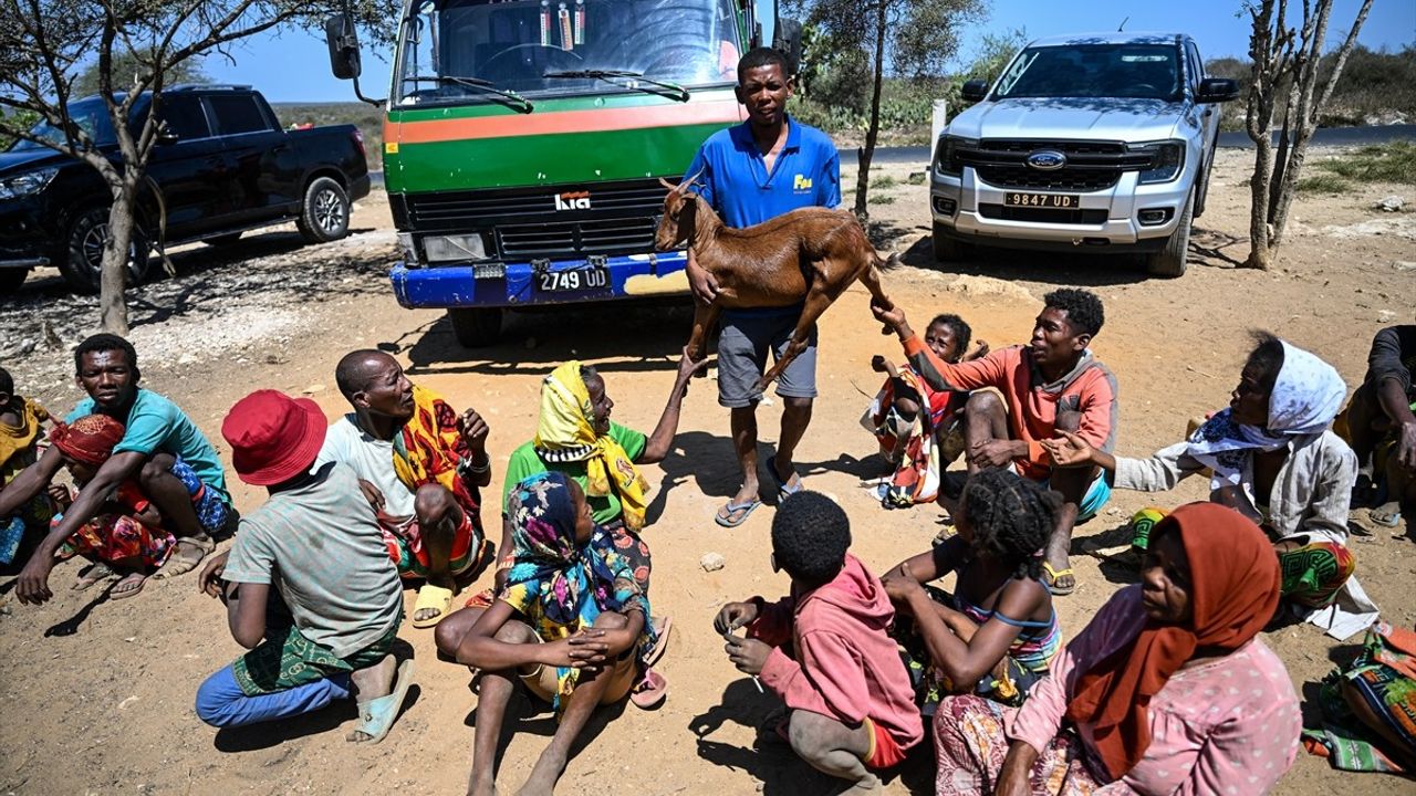 Adana'dan Madagaskar'a yardım: Gönüllü Vesileler Derneği'nden ev, su ve sağlık projeleri