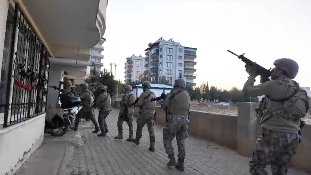 Adıyaman'da Kaçakçılık Operasyonu: 5 Şüpheli Gözaltında