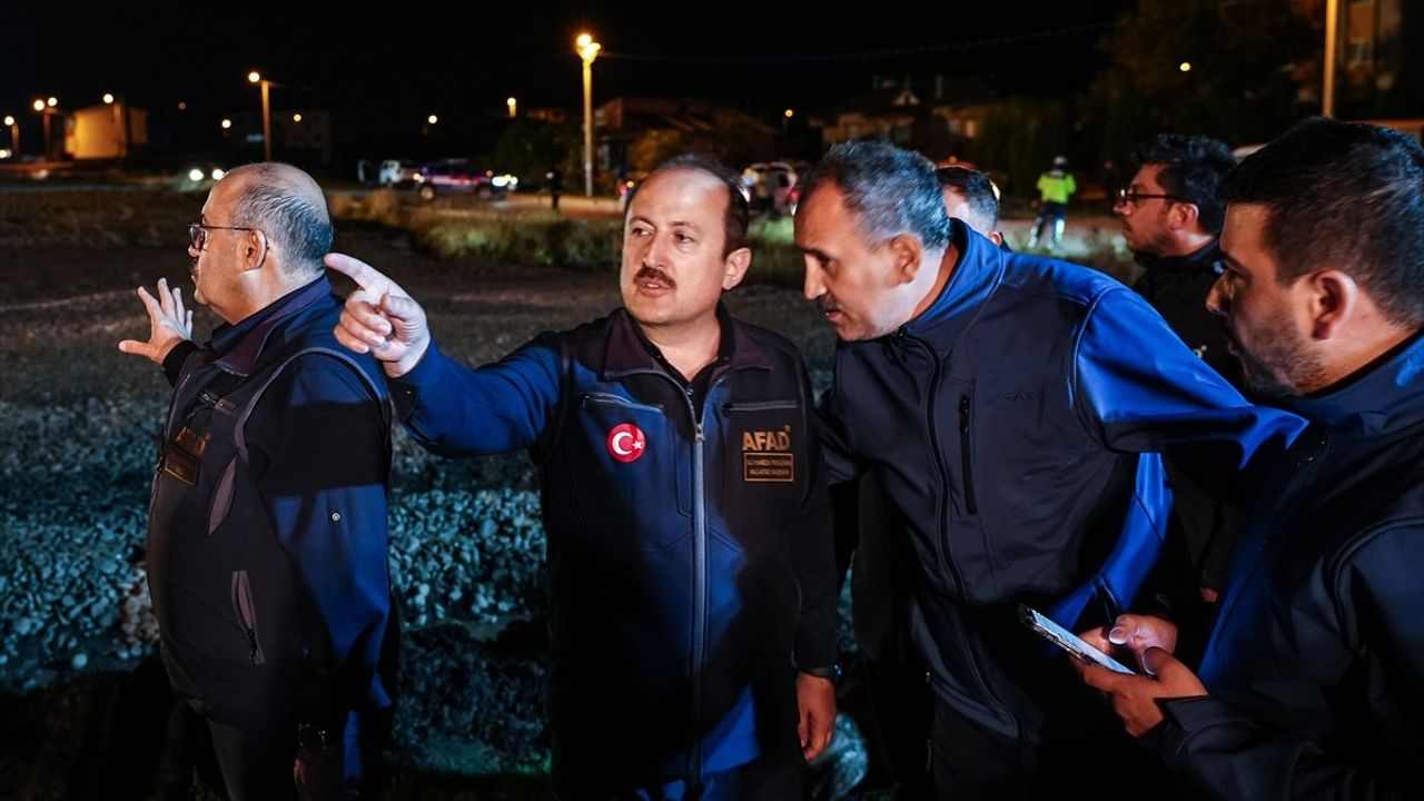 AFAD Başkanı Pehlivan: Sındırgı'da 100 Konteyner Kurulumu 24 Saatte Tamamlandı