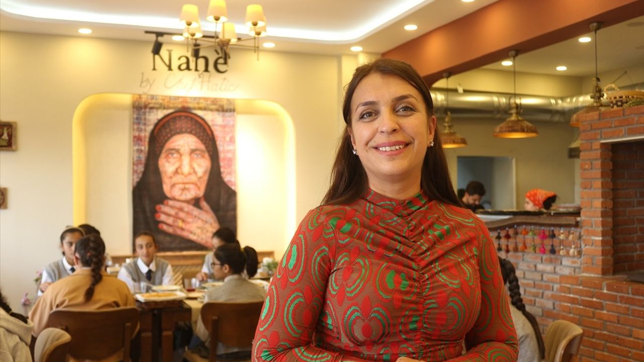 Ağrı'da Hatice Sarıgül'den Dünya Kız Çocukları Günü'nde Köy Kızlarına Restoran Daveti