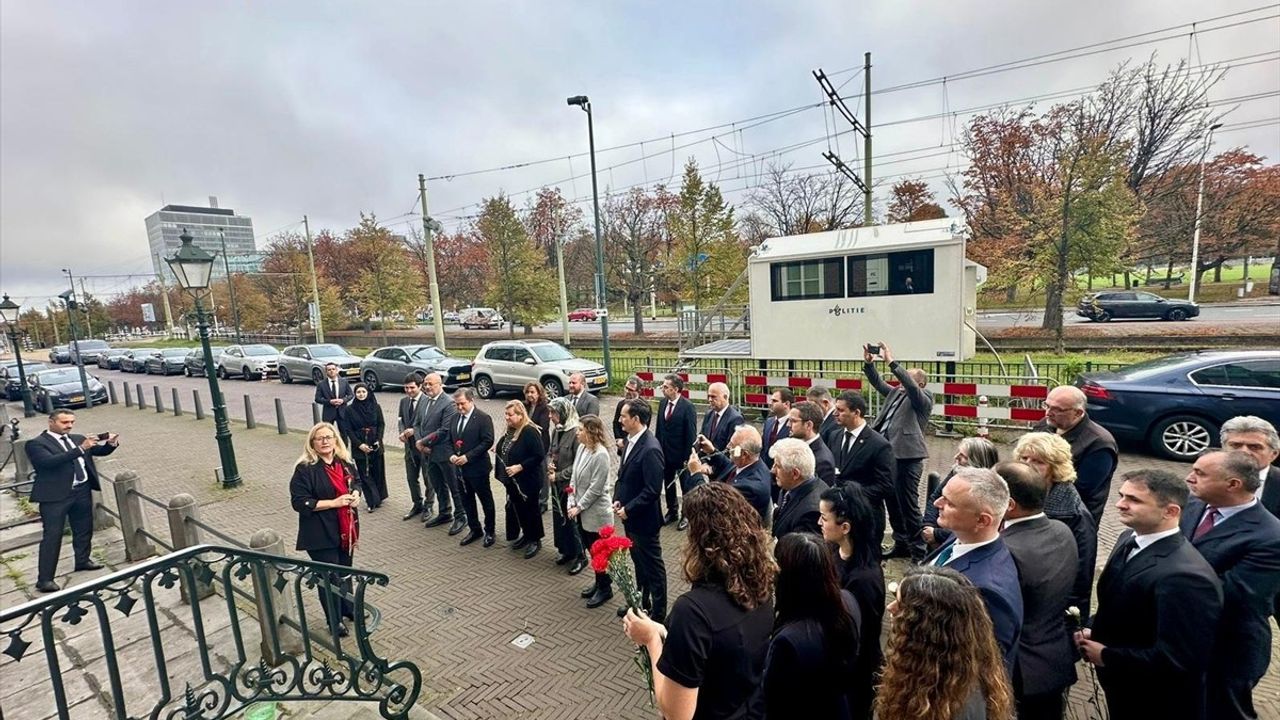 Ahmet Benler Lahey ve Marmaris'te Eş Zamanlı Anıldı