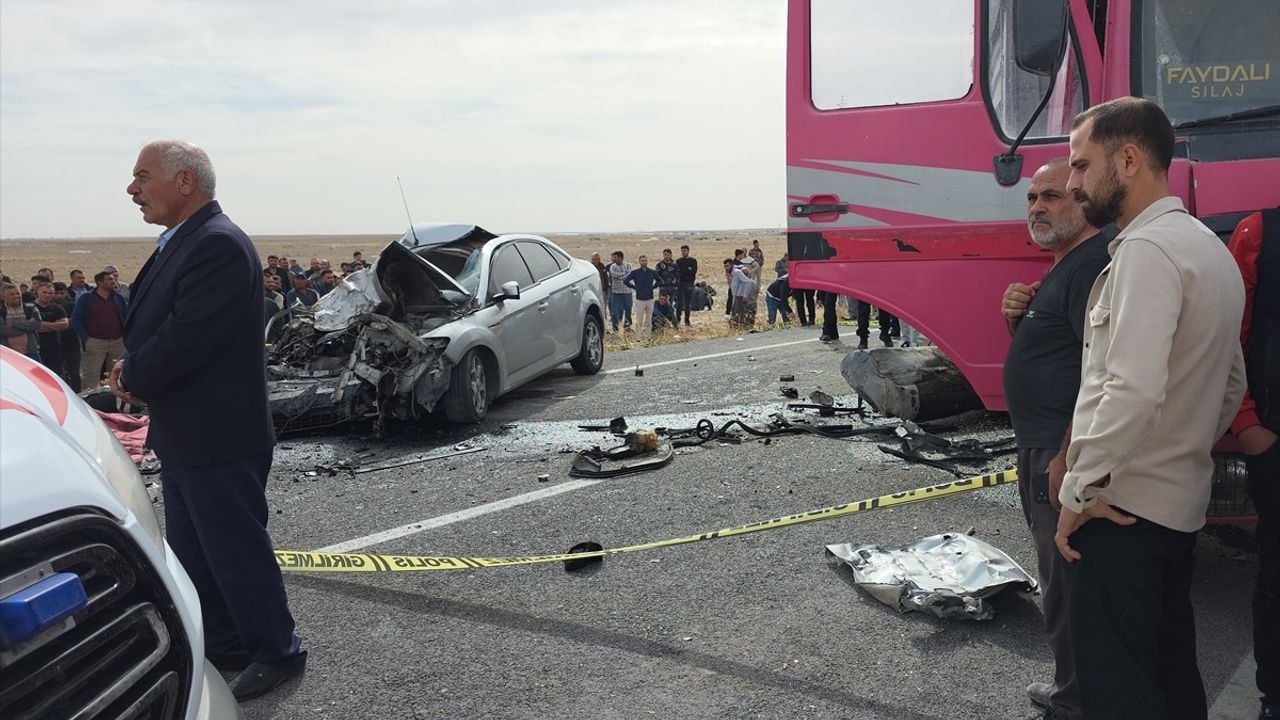 Aksaray'da Kamyonla Çarpışma: Otomobildeki 3 Kardeş Öldü