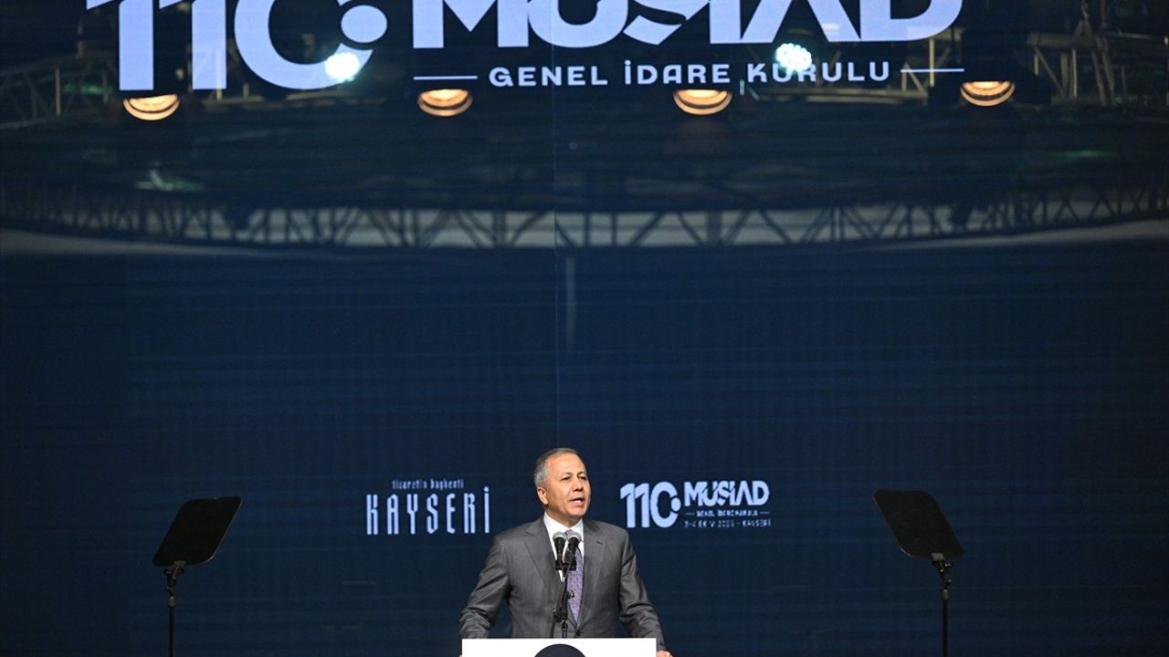 Ali Yerlikaya Kayseri'de: Gazze'deki soykırım lanetlendi, Türkiye insani yardıma devam ediyor