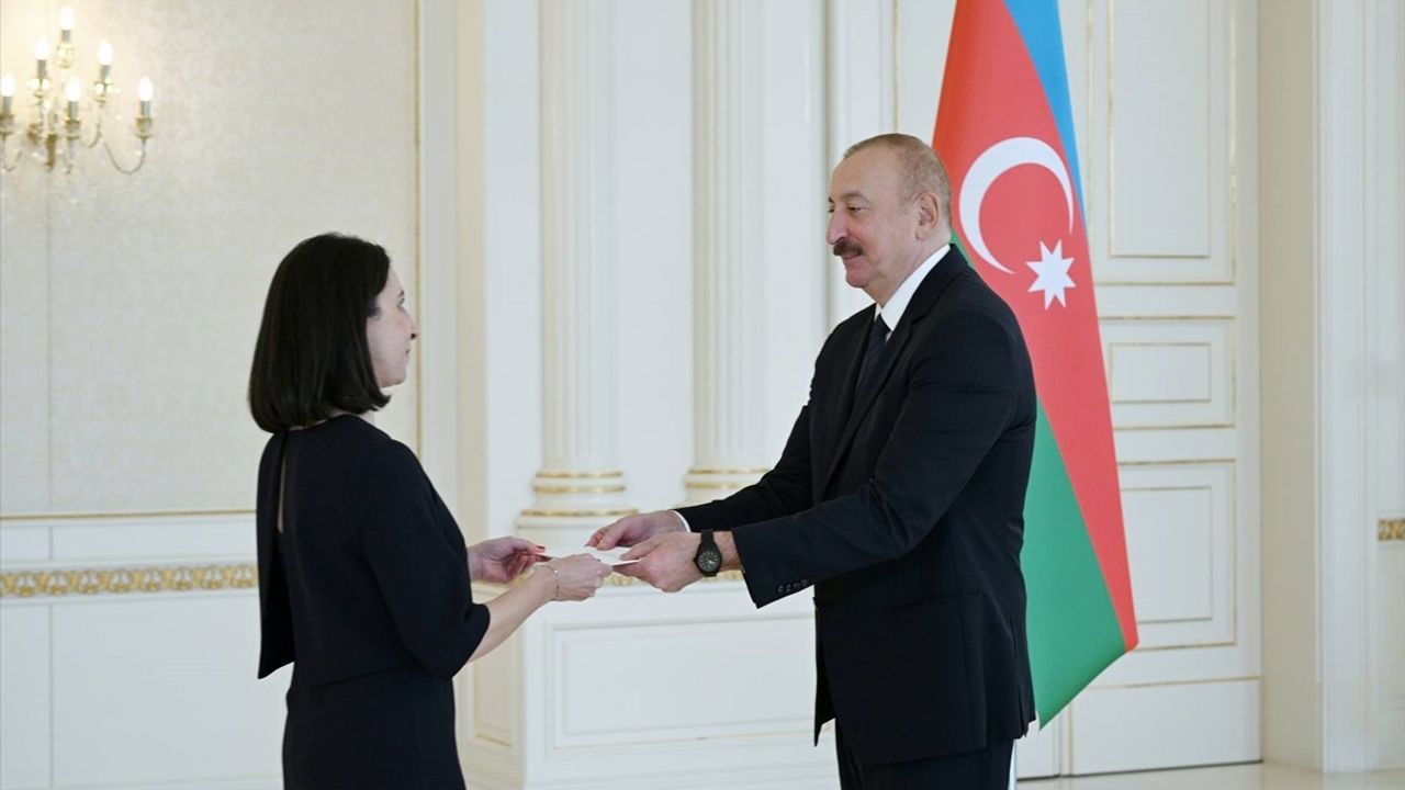 Aliyev: Azerbaycan-Fransa İlişkilerinde Yeni Dönem Başladı