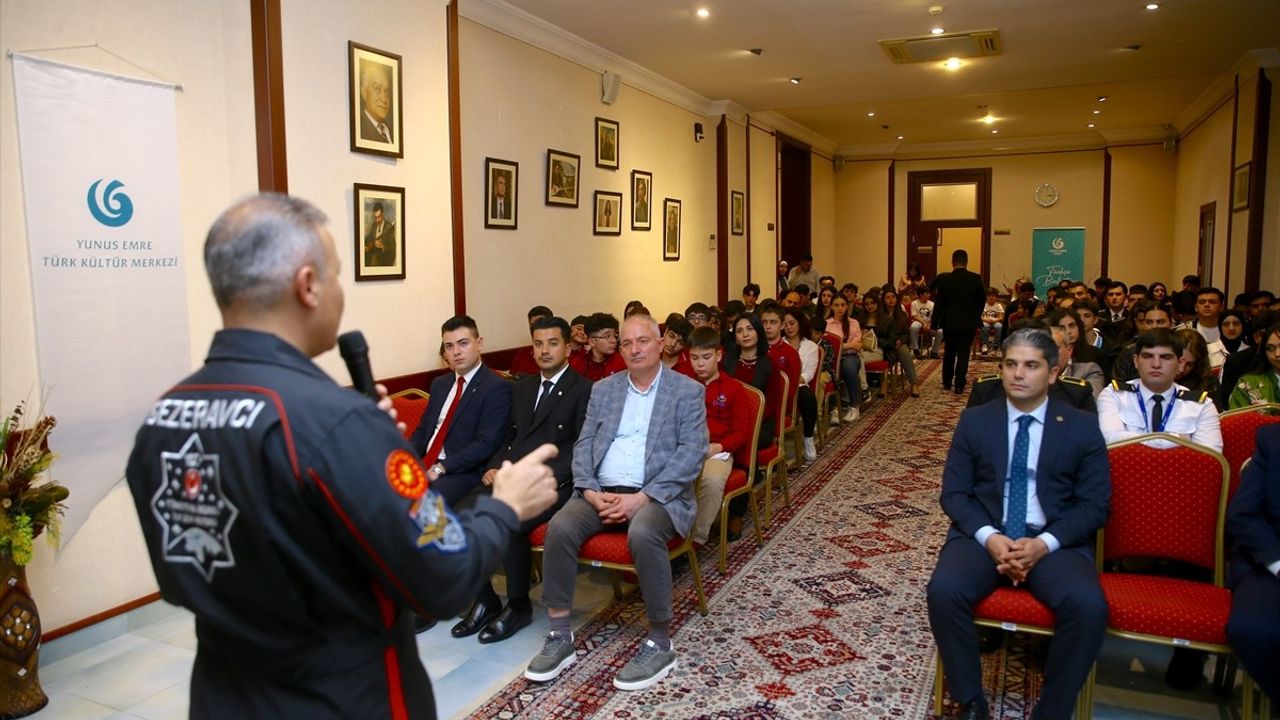 Alper Gezeravcı Bakü'de Gençlerle Buluştu: Türkiye'nin İlk Astronotu Deneyimlerini Paylaştı