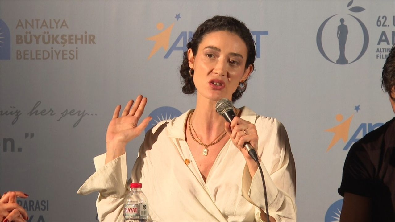 Altın Portakal'da 'Barselo' Gösterimi: Erdem Yener Söyleşide